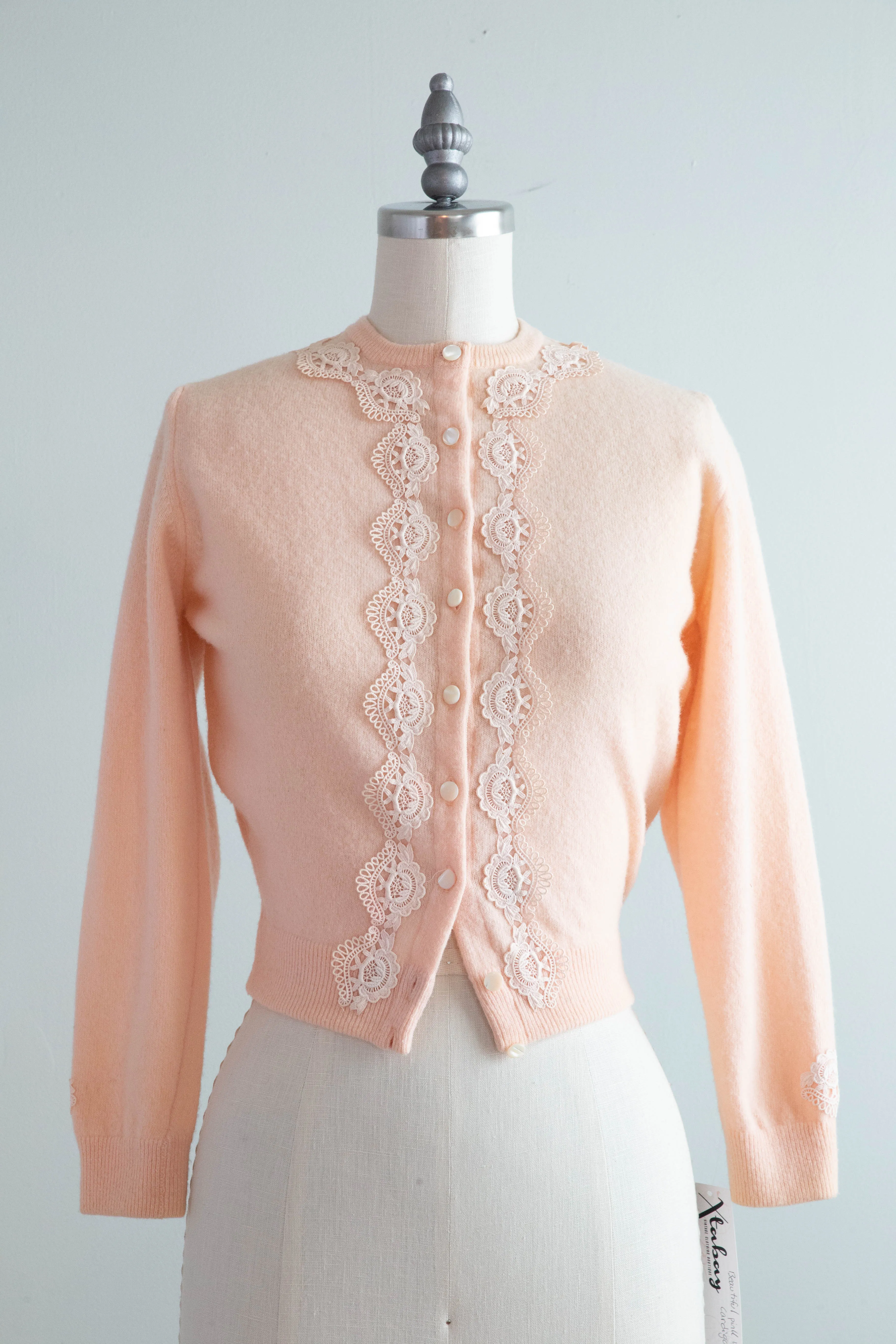 Pretty Baby Soft 1950's Lambswool Cardigan With Lace Applique / XS