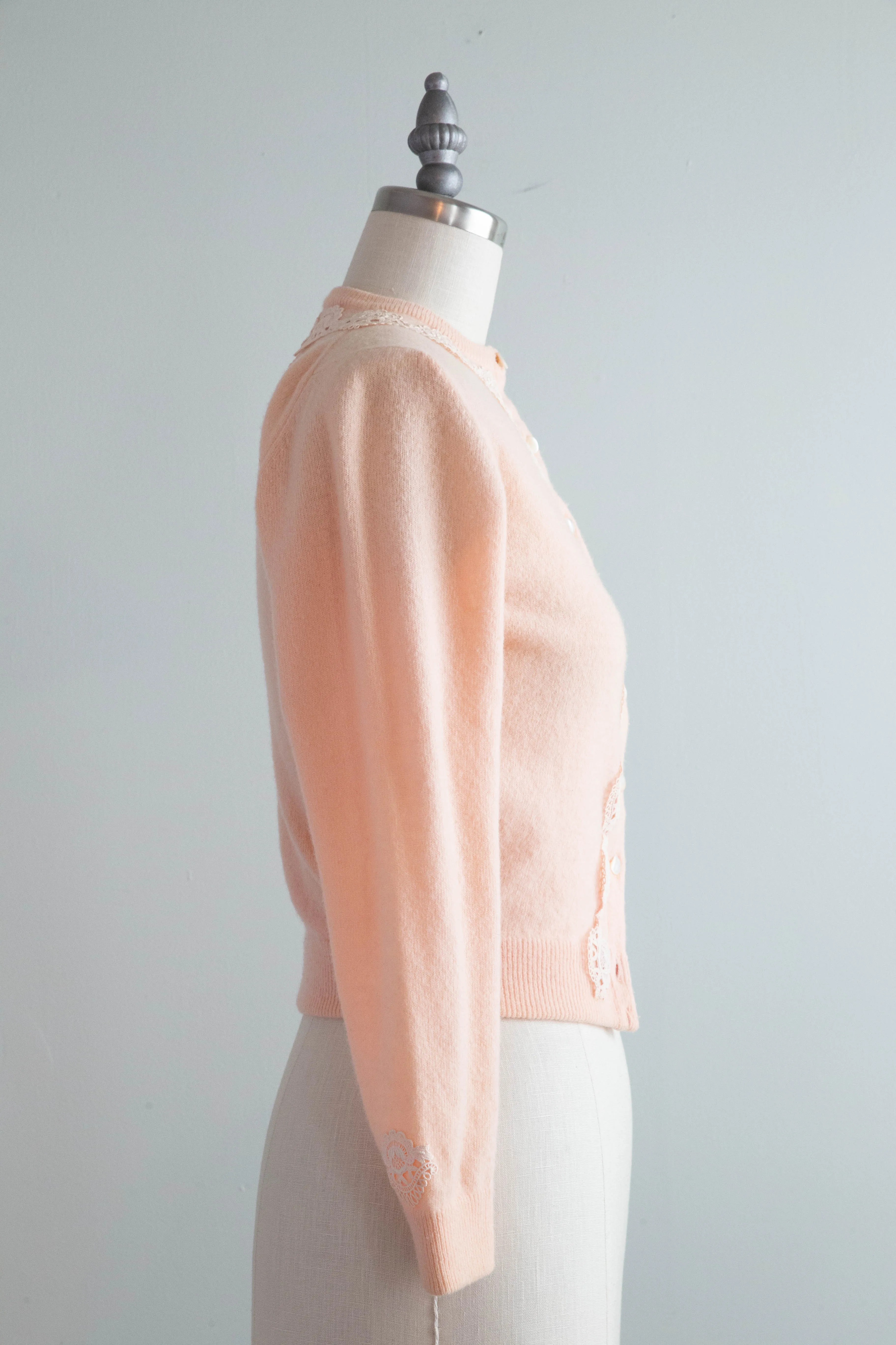 Pretty Baby Soft 1950's Lambswool Cardigan With Lace Applique / XS